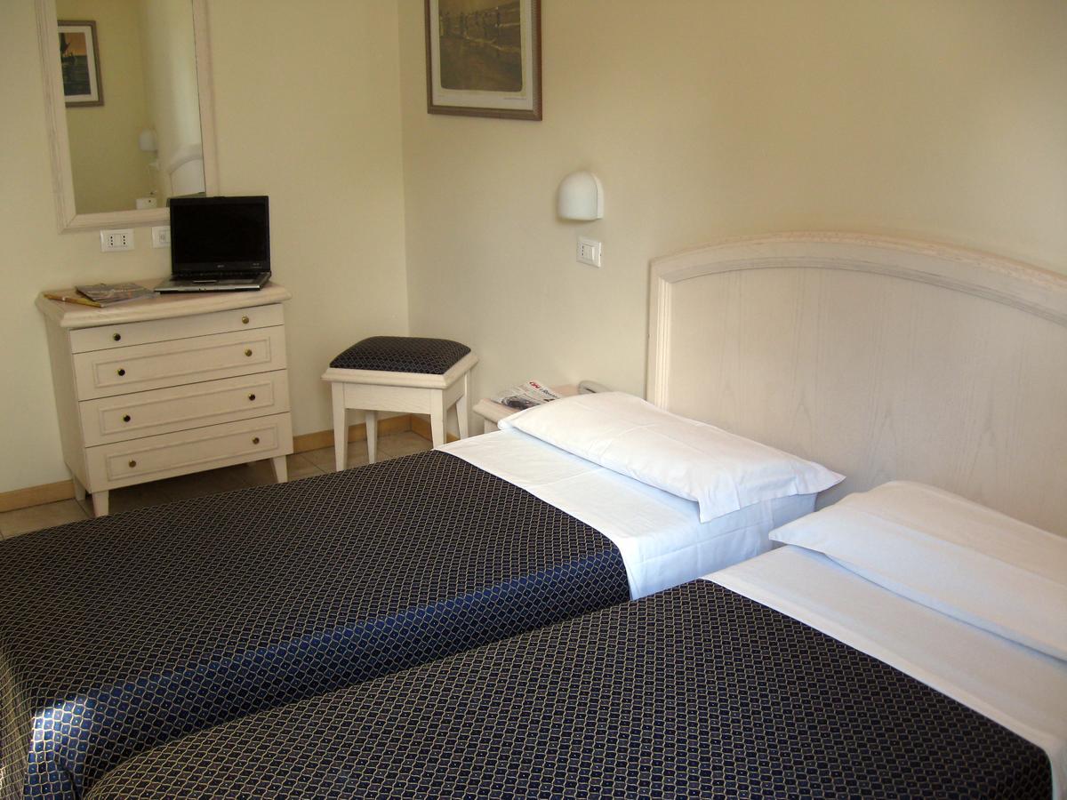 Hotel Villa Mare Riccione Esterno foto