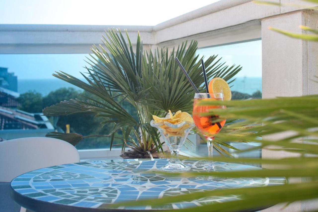 Hotel Villa Mare Riccione Esterno foto